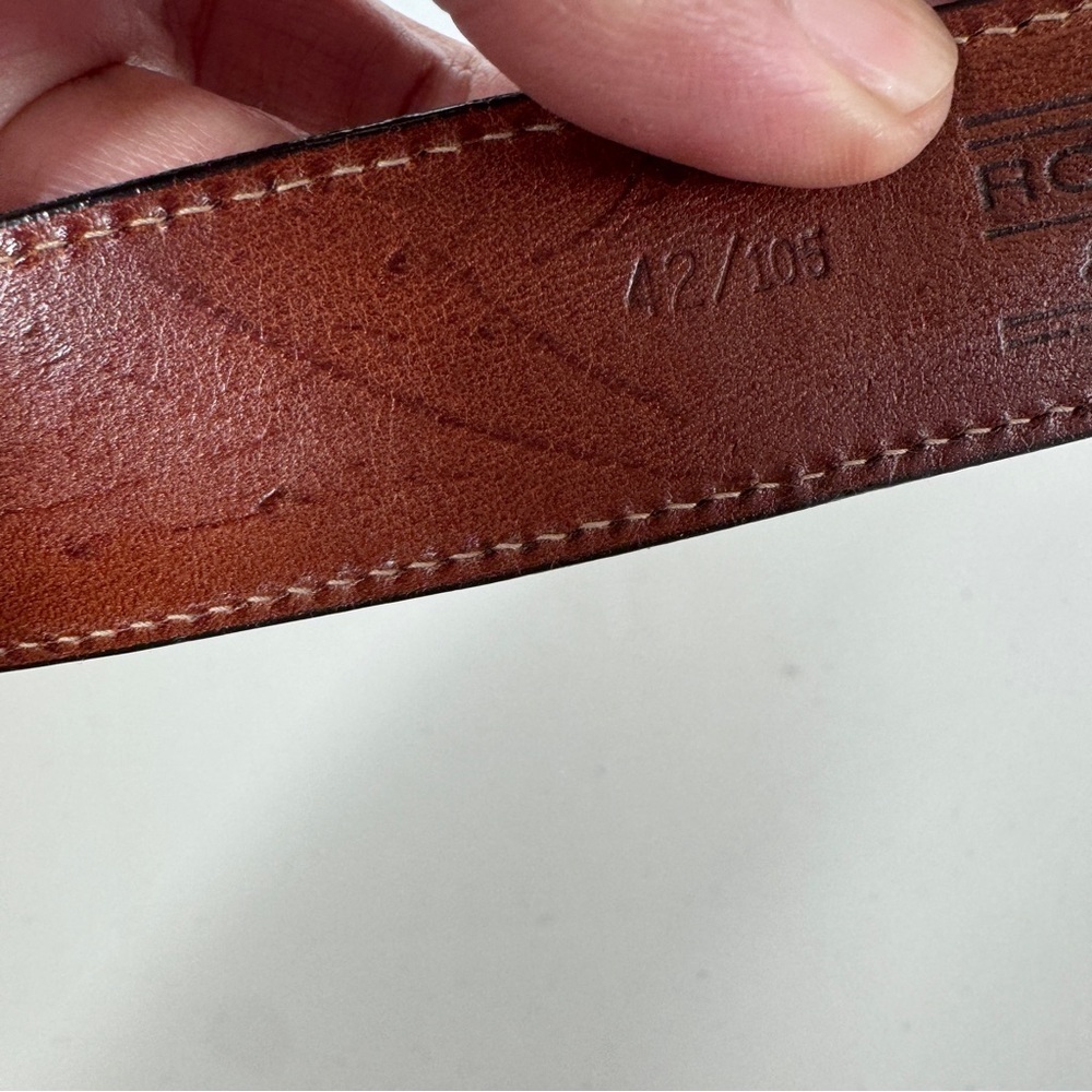 Roundtree & Yorke Classic Brown Leather Belt with Gold Buckle Size 42 - Picture 5 of 16